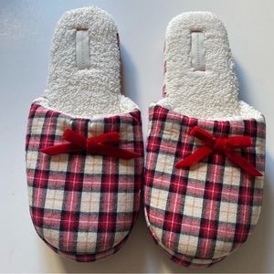 Victoria’s Secret Flannel Slippers Satin Bow. Size Medium